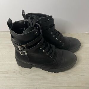 Xoxo Women’s Black Combat Boots Size 5 Faux Leather Side Zip Lace Up Buckle EUC